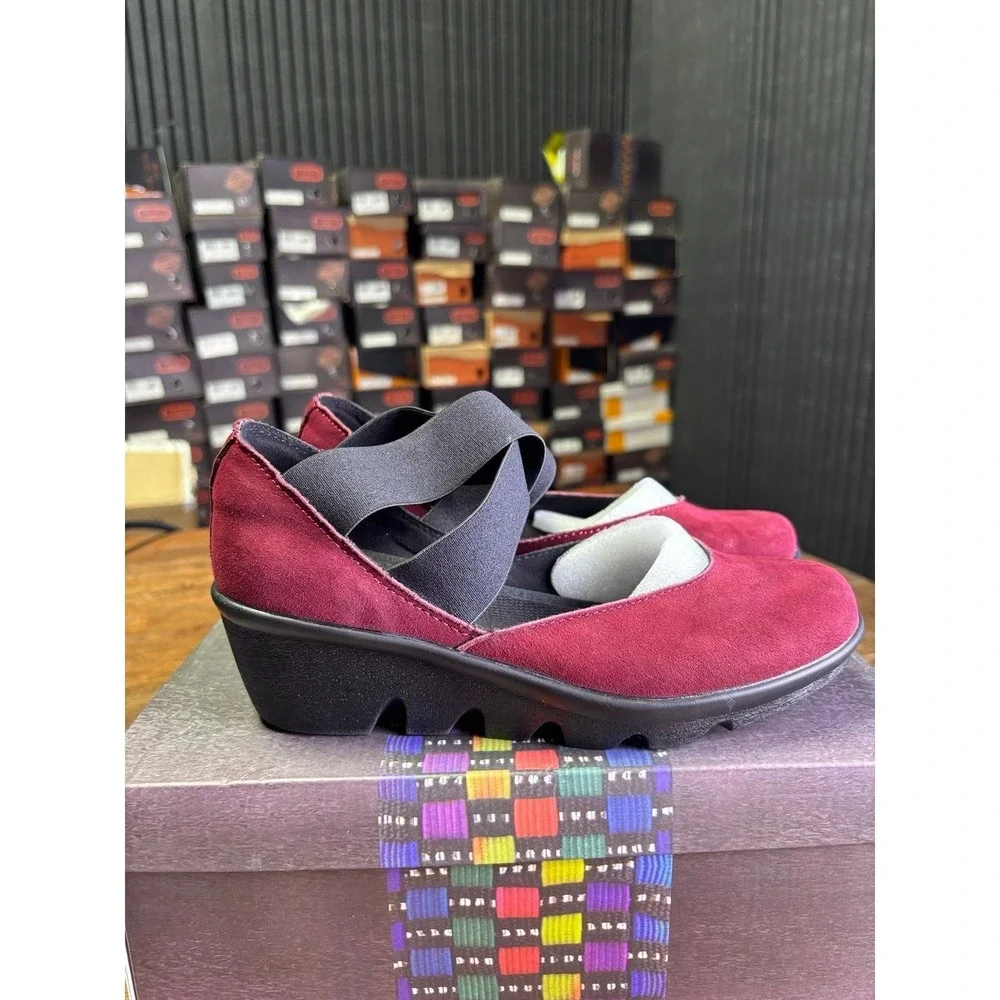 Bernie Mev Beily Burgundy Wedge Mary Jane Elastic Strap Shoes Size 36 US 5.5-6